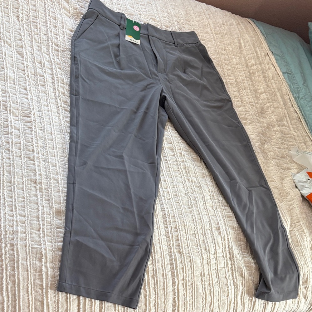 Halara Women’s Gray Pleated Pants